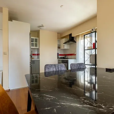 Bosphorus View - Location - Spacious 1 Bedroom - Elevator