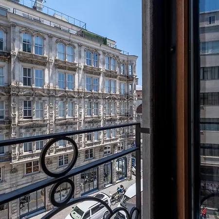 Bosphorus View - Location - Spacious 1 Bedroom - Elevator Apartment Istanbul