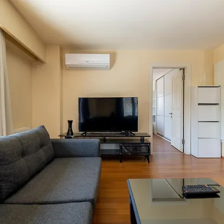 Bosphorus View - Location - Spacious 1 Bedroom - Elevator * Istambul