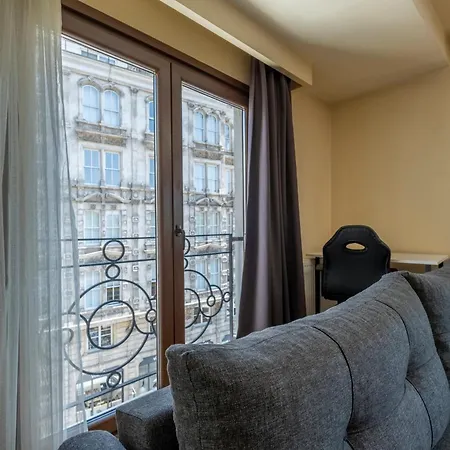 Bosphorus View - Location - Spacious 1 Bedroom - Elevator * איסטמבול